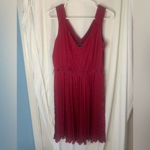 Cranberry White House black market pin tucked v neck dress with pockets